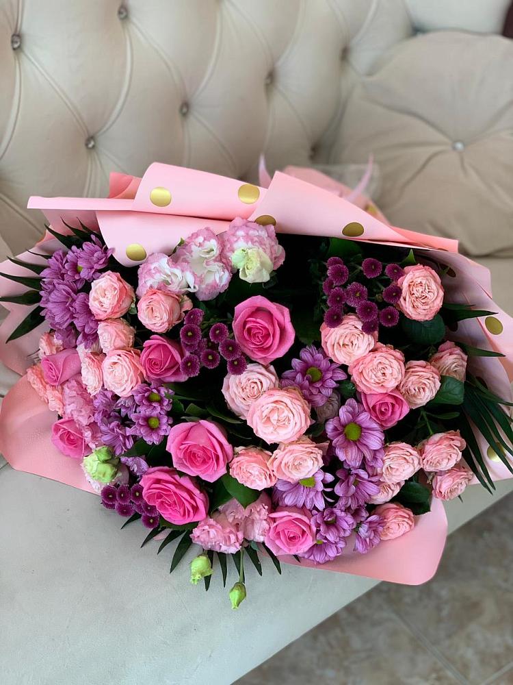 Букет цветов из: Хризантемы, Розы и Лизиантусы в Слободе Воронежской области