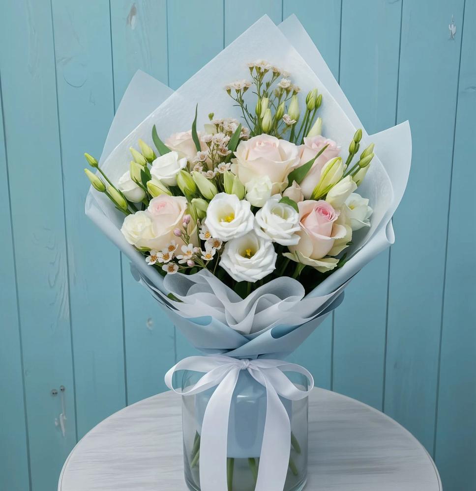 Букет цветов из: Розы и Лизиантусы в Слободе Воронежской области