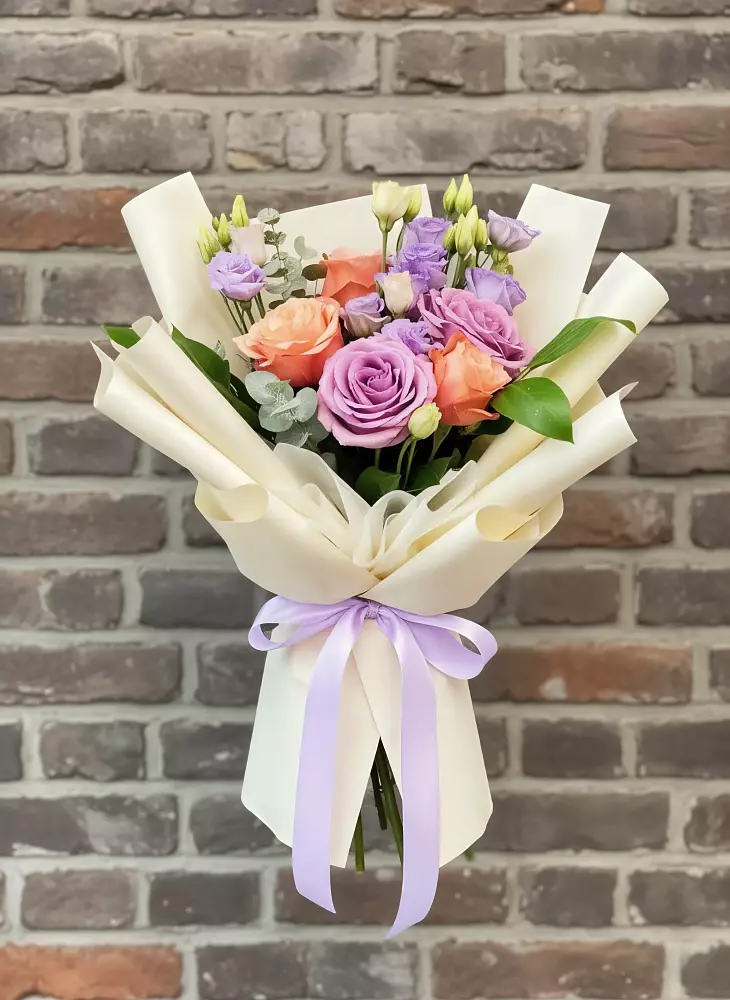 Букет цветов из: Лизиантусы и Розы в Слободе Воронежской области