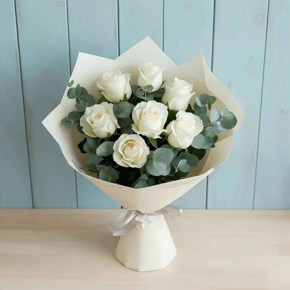 Букет Белые розы в Эвкалипте в Слободе Воронежской области