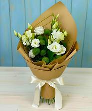 Букет цветов из:  Хризантемы и Лизиантусы в Слободе Воронежской области