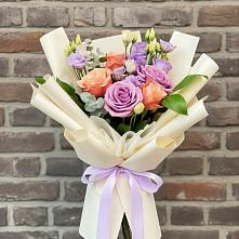 Букет цветов из:  Лизиантусы и Розы в Слободе Воронежской области