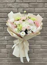 Букет цветов из:  Гвоздики, Розы, Лизиантусы и Хризантемы в Слободе Воронежской области