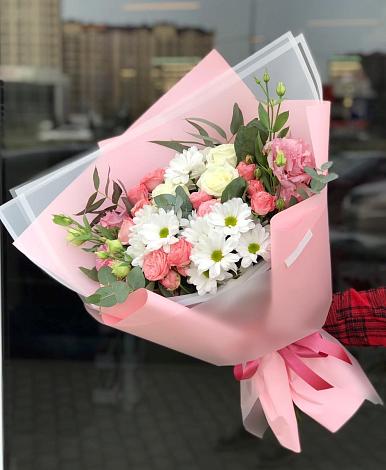 Букет цветов из: Розы, Лизиантусы и Хризантемы в Слободе Воронежской области