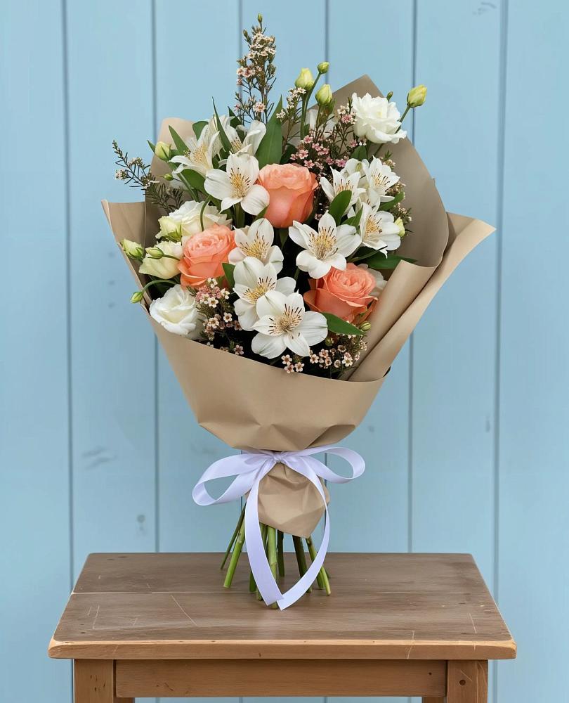 Букет цветов из: Альстромерии, Лизиантусы, Розы и Хризантемы в Слободе Воронежской области