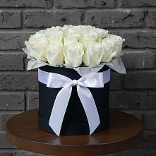 Цветочная композиция из Розы в шляпной коробке в Слободе Воронежской области