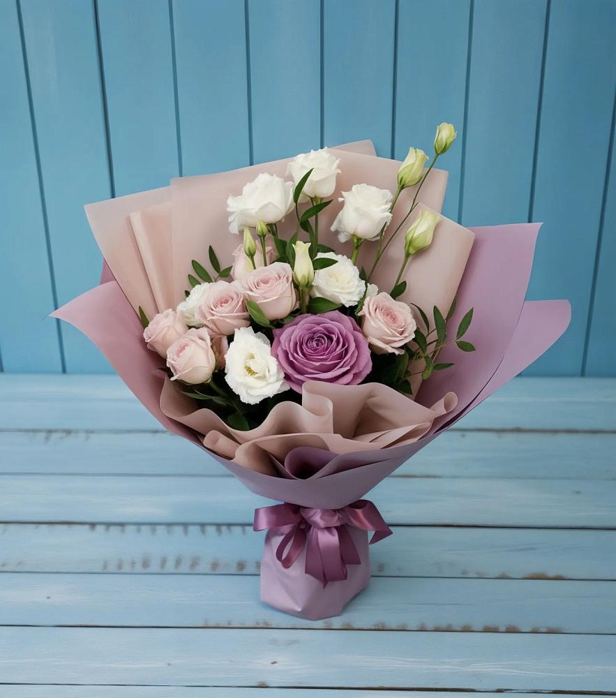 Букет цветов из: Розы и Лизиантусы в Слободе Воронежской области